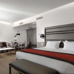 Holiday Suites